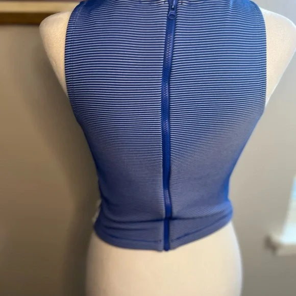 Adidas Womens Zippable Blue Small
Cropped Stripes - Picture 12 of 12